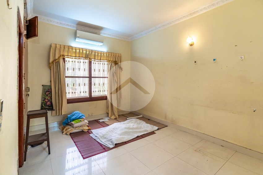 6 Bedroom Commercial Villa For Rent - BKK1, Phnom Penh