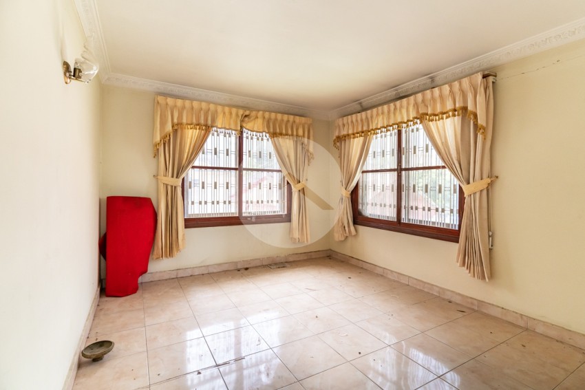 6 Bedroom Commercial Villa For Rent - BKK1, Phnom Penh