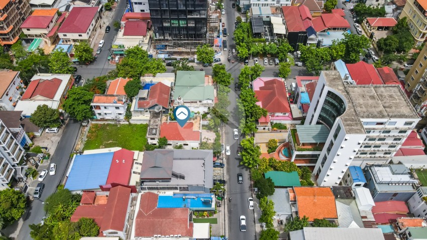 6 Bedroom Commercial Villa For Rent - BKK1, Phnom Penh