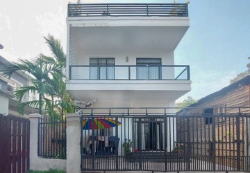 2 Bedroom Villa For Rent - Slor Kram, Siem Reap thumbnail