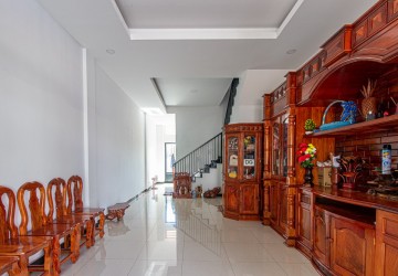 2 Bedroom Flat For Rent - Svay Thom, Siem Reap thumbnail