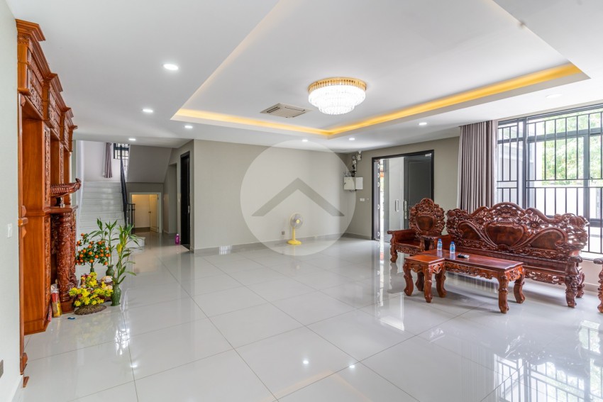 7 Bedroom Queen Villa  For Sale - Chip Mong 598, Chrang Chamres 2, Phnom Penh