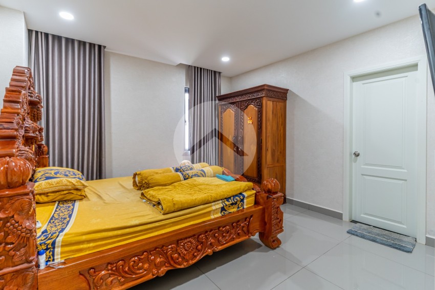 7 Bedroom Queen Villa  For Sale - Chip Mong 598, Chrang Chamres 2, Phnom Penh