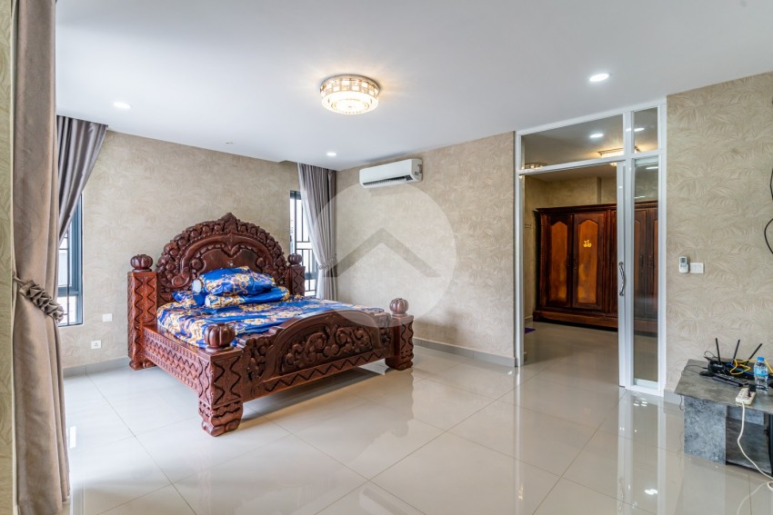 7 Bedroom Queen Villa  For Sale - Chip Mong 598, Chrang Chamres 2, Phnom Penh