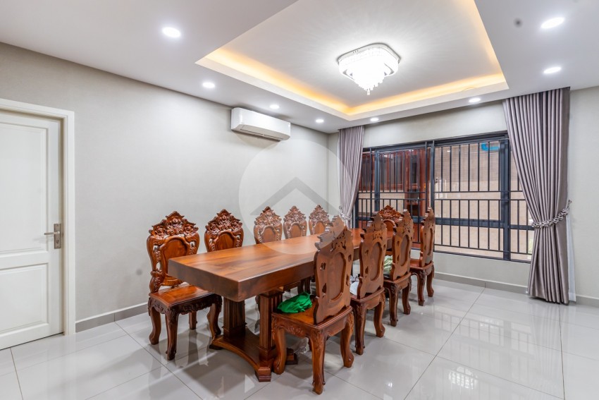 7 Bedroom Queen Villa  For Sale - Chip Mong 598, Chrang Chamres 2, Phnom Penh