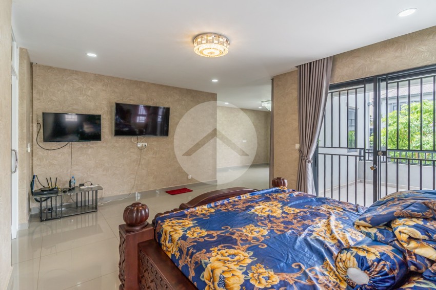 7 Bedroom Queen Villa  For Sale - Chip Mong 598, Chrang Chamres 2, Phnom Penh