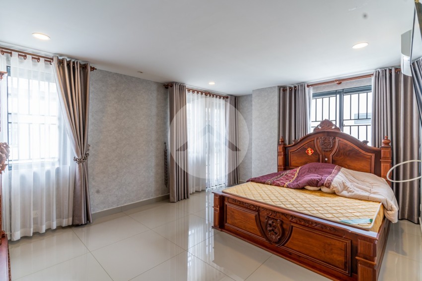 7 Bedroom Queen Villa  For Sale - Chip Mong 598, Chrang Chamres 2, Phnom Penh