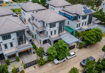 7 Bedroom Queen Villa  For Sale - Chip Mong 598, Chrang Chamres 2, Phnom Penh thumbnail