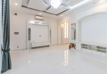 4 Bedroom Twin Villa For Sale - Borey Vimean Phnom Penh, Russey Keo, Phnom Penh thumbnail