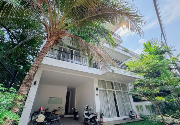 1 Bedroom Apartment For Rent - Svay Dangkum, Siem Reap thumbnail