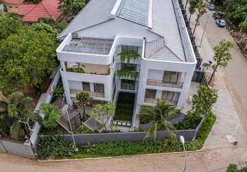 7 Bedroom Luxury Villa For Rent - Chbar Ampov, Phnom Penh thumbnail