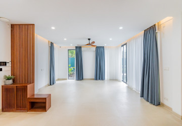7 Bedroom Luxury Villa For Rent - Chbar Ampov, Phnom Penh thumbnail