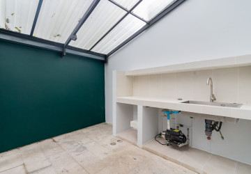 7 Bedroom Luxury Villa For Rent - Chbar Ampov, Phnom Penh thumbnail