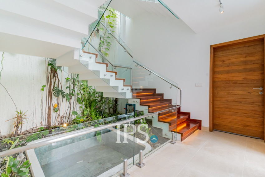 7 Bedroom Luxury Villa For Rent - Chbar Ampov, Phnom Penh