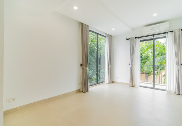 7 Bedroom Luxury Villa For Rent - Chbar Ampov, Phnom Penh thumbnail