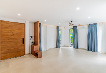 7 Bedroom Luxury Villa For Rent - Chbar Ampov, Phnom Penh thumbnail