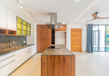 7 Bedroom Luxury Villa For Rent - Chbar Ampov, Phnom Penh thumbnail