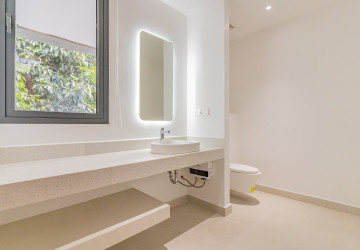 7 Bedroom Luxury Villa For Rent - Chbar Ampov, Phnom Penh thumbnail