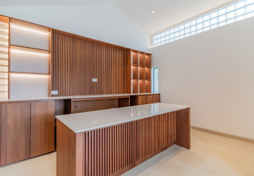 7 Bedroom Luxury Villa For Rent - Chbar Ampov, Phnom Penh thumbnail