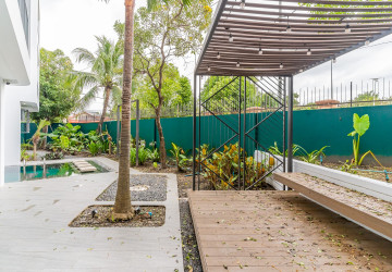 7 Bedroom Luxury Villa For Rent - Chbar Ampov, Phnom Penh thumbnail
