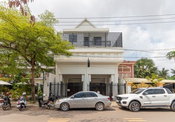 19 Bedroom Guesthouse For Rent- Sala Kamreuk, Siem Reap thumbnail