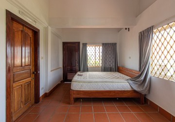 19 Bedroom Guesthouse For Rent- Sala Kamreuk, Siem Reap thumbnail