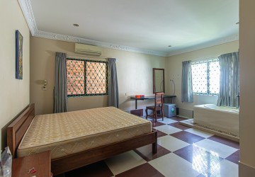 19 Bedroom Guesthouse For Rent- Sala Kamreuk, Siem Reap thumbnail