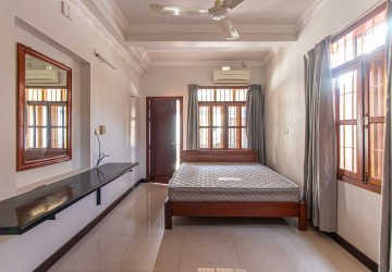 19 Bedroom Guesthouse For Rent- Sala Kamreuk, Siem Reap thumbnail