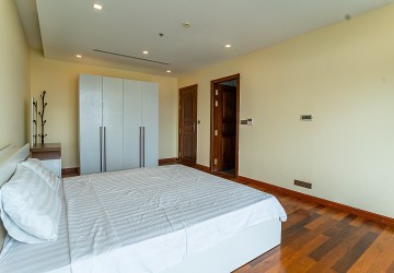 3 Bedroom Serviced Apartment For Rent - BKK1, Phnom Penh thumbnail