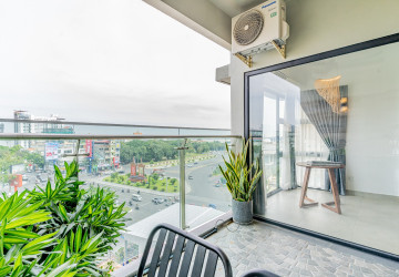 1 Bedroom Serviced Apartment For Rent - Tonle Bassac, Phnom Penh thumbnail