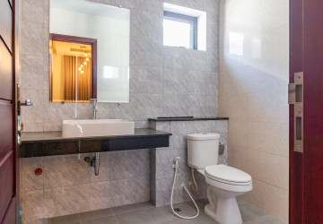 4 Bedroom Villa For Rent - Svay Thom, Siem Reap thumbnail