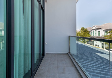 4 Bedroom Villa For Rent - Svay Thom, Siem Reap thumbnail