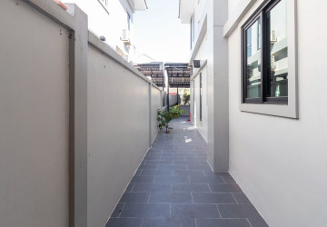 4 Bedroom Villa For Rent - Svay Thom, Siem Reap thumbnail