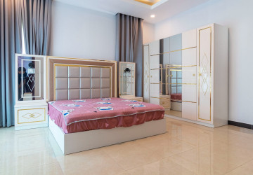 4 Bedroom Villa For Rent - Svay Thom, Siem Reap thumbnail