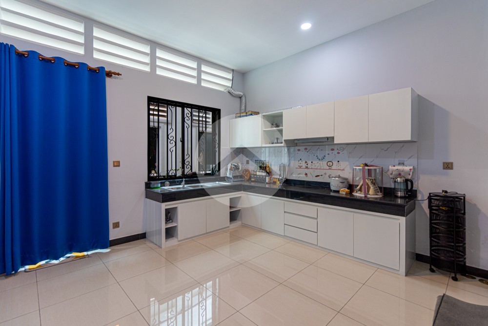 2 Bedroom Flat For Rent - Svay Thom, Siem Reap - Image 3