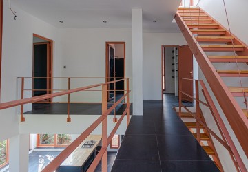 4 Bedroom Villa For Sale - Svay Dangkum, Siem Reap thumbnail