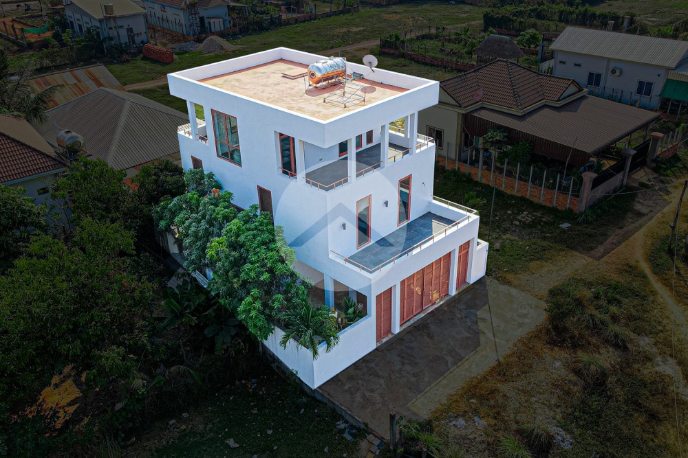 4 Bedroom Villa For Sale - Svay Dangkum, Siem Reap - Image 3