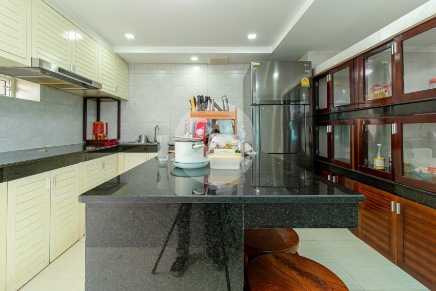 5 Bedroom Shophouse For Rent - Svay Dangkum, Siem Reap