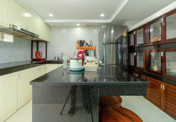 5 Bedroom Shophouse For Rent - Svay Dangkum, Siem Reap thumbnail