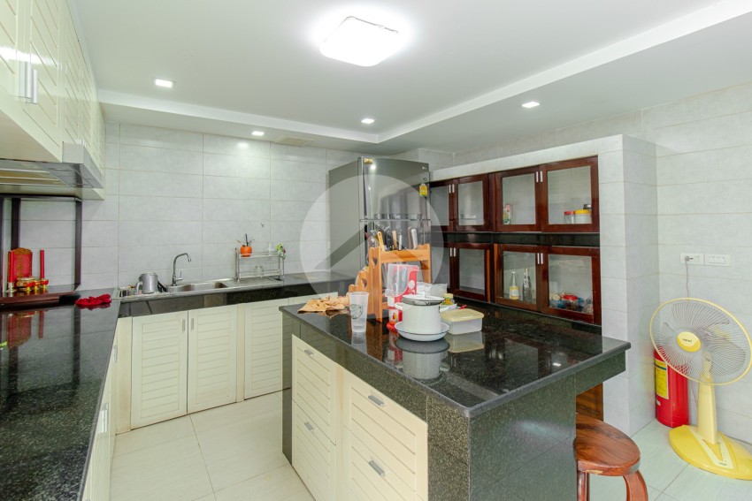 5 Bedroom Shophouse For Rent - Svay Dangkum, Siem Reap