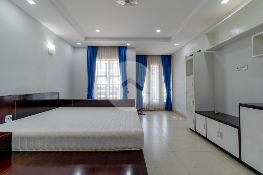 5 Bedroom Shophouse For Rent - Svay Dangkum, Siem Reap