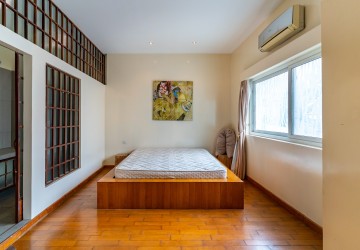1 Bedroom Serviced Apartment For Rent - Phsar Chas, Phnom Penh thumbnail