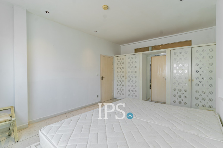 2 Bedroom Serviced Apartment For Rent - Phsar Chas, Phnom Penh