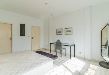 2 Bedroom Serviced Apartment For Rent - Phsar Chas, Phnom Penh thumbnail