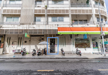 2 Bedroom Serviced Apartment For Rent - Phsar Chas, Phnom Penh thumbnail