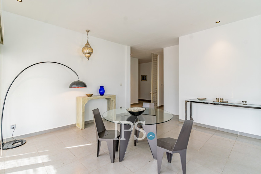 2 Bedroom Serviced Apartment For Rent - Phsar Chas, Phnom Penh