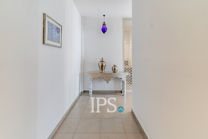 2 Bedroom Serviced Apartment For Rent - Phsar Chas, Phnom Penh