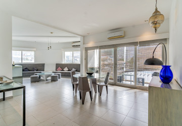 2 Bedroom Serviced Apartment For Rent - Phsar Chas, Phnom Penh thumbnail
