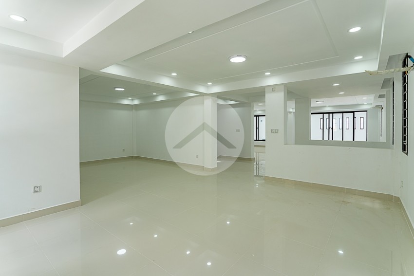 5 Bedroom Shophouse  For Rent - Veal Sbov, Khan Chbar Ampov, Phnom Penh