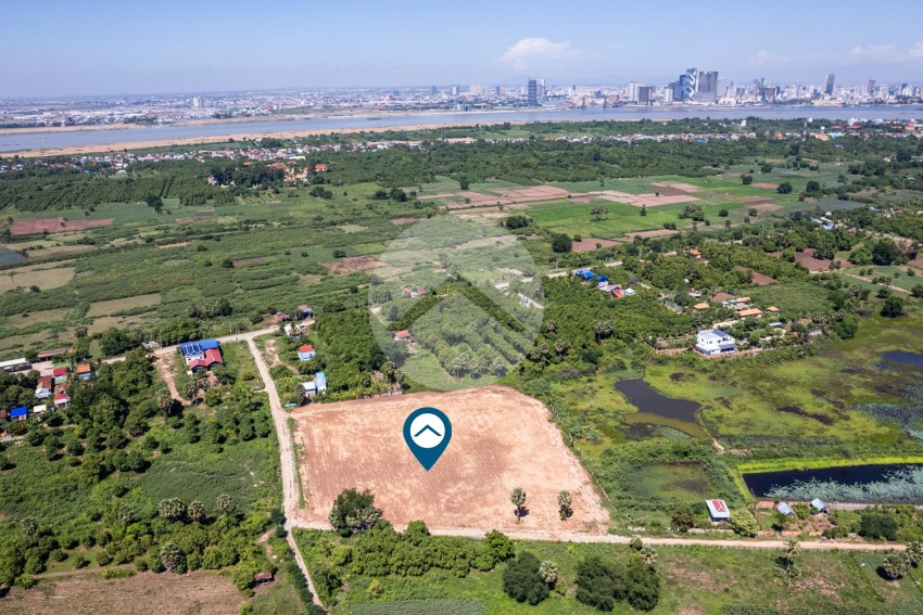 19,749 Sqm Land For Sale - Sangkat Areyksat, Kandal Province